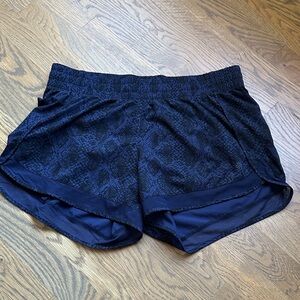 Women's Athleta Mesh Racer Run Shorts 4” size medium